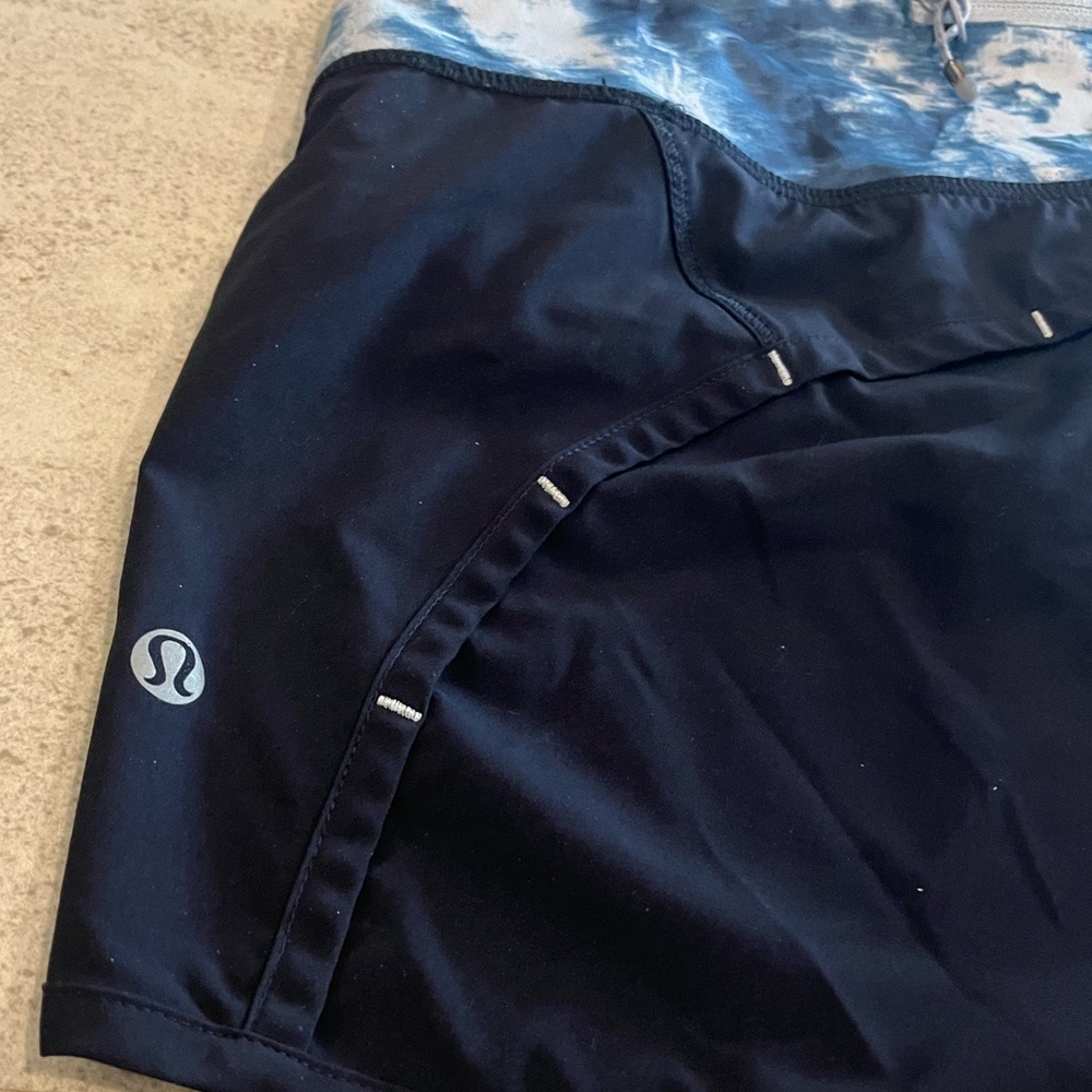 Lululemon Mid Rise Shorts - Picture 4 of 4